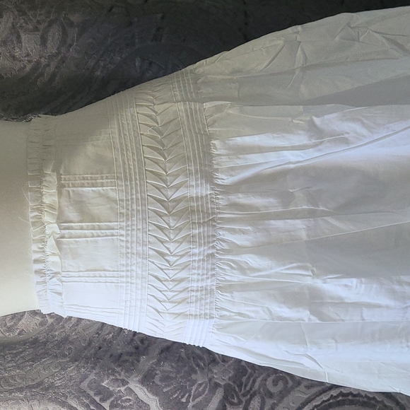 Ninety 100% cotton white skirt - Picture 2 of 11